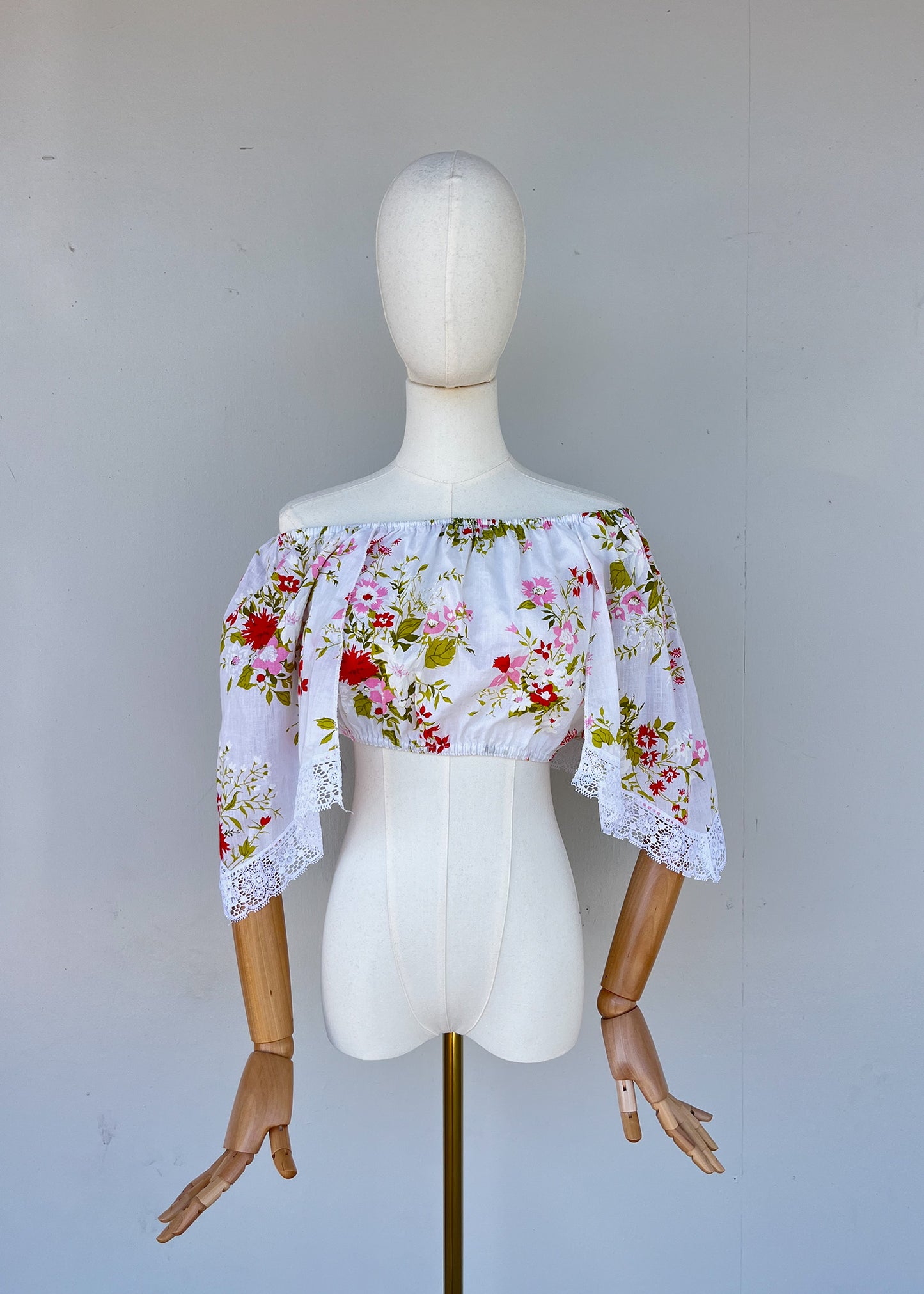 C. late 1970s Butterfly Sleeve Top Blouse- M