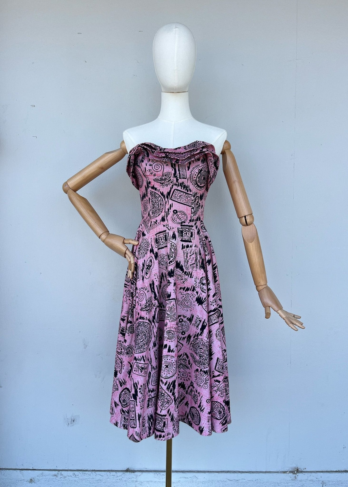 Rare Find 1950s Pink Hand Painted Dress & Shawl - XS - Crash The Party VintageCrash The Party VintageRare Find 1950s Pink Hand Painted Dress & Shawl - XS